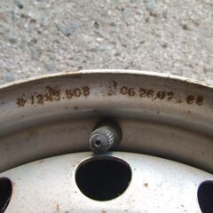 ミニキャブ６１ｖ・６２ｖ、ミニキャブトラック６１Ｔ・６２Ｔ純正ホイール２本の画像