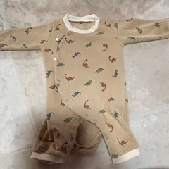 厚めのロンパース
の画像