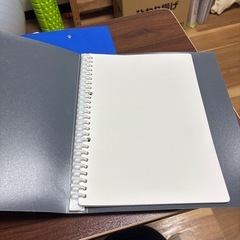 ファイルや文房具の画像