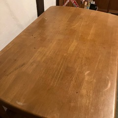 ダイニングテーブルの画像