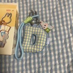 ラブブイニシャルチャームキーホルダーの画像