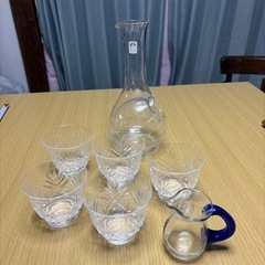 デキャンタとグラス　