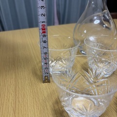 デキャンタとグラス　の画像