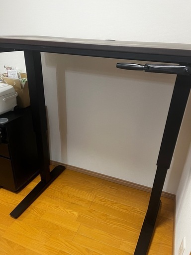 昇降式テーブル