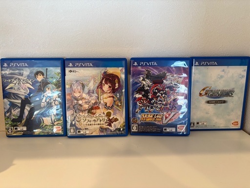 ライジナ様専用【中古】PS Vita 本体とソフト4本セット