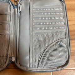 BOTTA DESIGN GO! パスポートケース グレーの画像