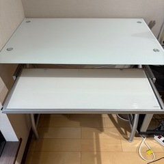 【中古】【自宅引き取り限定】ガラス製パソコンデスクの画像