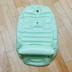 リッチェル ベビーバス ライトグリーン チェア エアクッション式 新生児 沐浴の画像