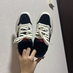 トラヴィススコットスニーカーの画像