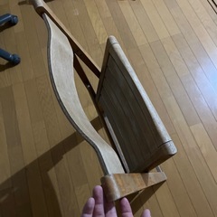 木の椅子の画像