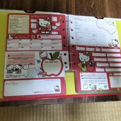 鯵の開きメモとキティちゃん。冊子は、シール使っていますの画像