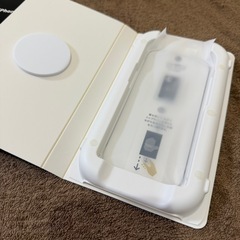 iPhone 16 Pro デザートチタニウム 1TB ケース、保護フィルムおまけ付きの画像