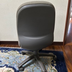 キャスター付き椅子　オフィスチェアの画像