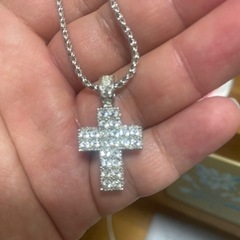 スワロフスキーのクロスのネックレス！の画像