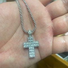 スワロフスキーのクロスのネックレス！の画像
