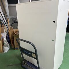 イトーキ　キャビネット　棚の画像
