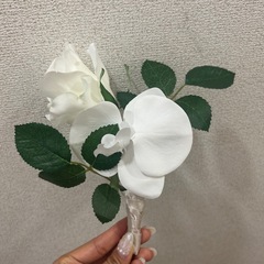 造花ブーケとブートニアセット　ホワイト/白の画像