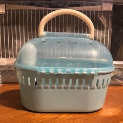 ハムスターキャリー　給水機付の画像