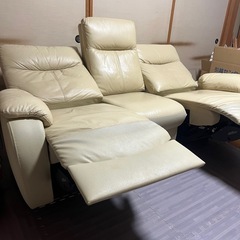リクライニングソファの画像