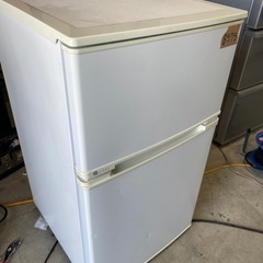 No B575 ユーイング 90L 2ドア冷蔵庫（直冷式）ホワイト【右開き】UING UR-D90J-Wの画像