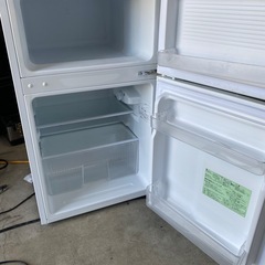 No B575 ユーイング 90L 2ドア冷蔵庫（直冷式）ホワイト【右開き】UING UR-D90J-Wの画像