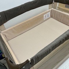 Aprica アップリカ ココネルエアー ベビーベッド　折り畳みベビーベッドの画像