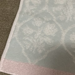 新品タグ付き未使用♡LAURA ASHLEYのハンドタオルです☺️の画像