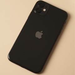 美品 Apple iPhone 11 本体 ブラック バッテリー82%の画像