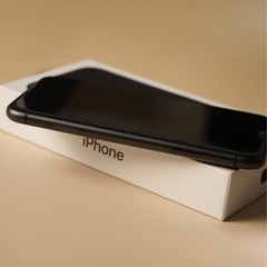 美品 Apple iPhone 11 本体 ブラック バッテリー82%の画像