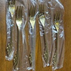 パルフェ　花模様のケーキ皿5枚組セット（スプーン付）の画像
