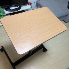 テーブルは傾けることができます。の画像
