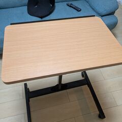 テーブルは傾けることができます。の画像