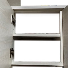 食器棚　ホワイト　木目調の画像