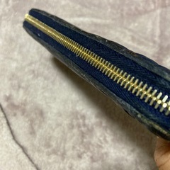 ミュウミュウ　長財布　ラウンドファスナーの画像