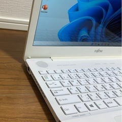 富士通AH49/B2 i5第7世代メモリ8GB SSD128GB Office2024付きの画像