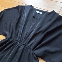 【美品】fifth フィフス Vネックドルマンワンピース 黒 ES20S5346 ブラック ワンピースの画像