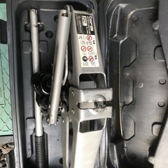 油圧式パンタジャッキの画像