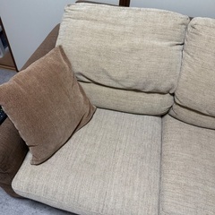 リビング部屋で使い
ました。洗えるカバーです。の画像