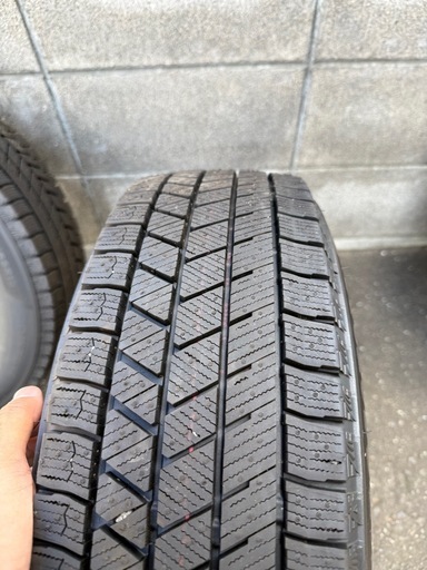 【引き渡し予定者決定】スタッドレスタイヤ　ブリヂストンVRX3 175/65R15  