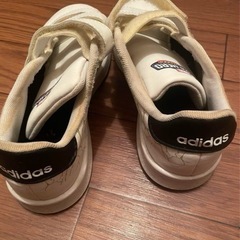 adidas HULK スニーカー ベルクロの画像