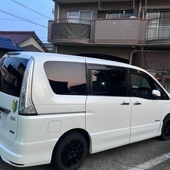 Nissan セレナ h25の画像