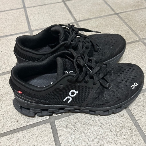 スニーカー on Cloud X4【正規品】24.5cm