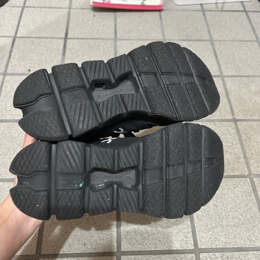 スニーカー on Cloud X4【正規品】24.5cm