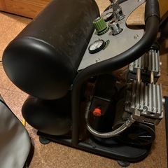 ミナト 静音オイルレス型エアーコンプレッサー CP-20Si (100V/タンク容量20L)  の画像