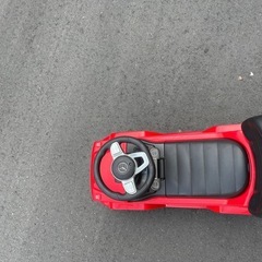 子供の乗用車の画像