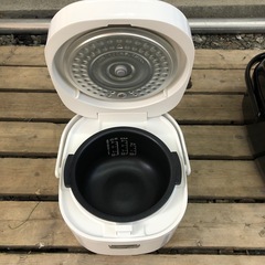 2024年製　SHARP   ジャー炊飯器　3合炊　KS-CF05B-Wの画像