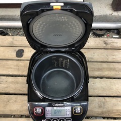 2020年製　象印　マイコン炊飯ジャー　5.5合炊　NL-DJ10LXの画像
