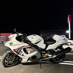 スズキ 隼２型 華麗で低走行です。の画像