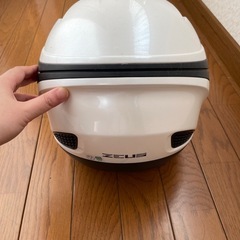 バイクのヘルメットの画像