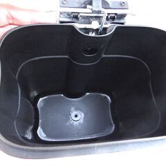 ペダル式ゴミ箱 白の画像